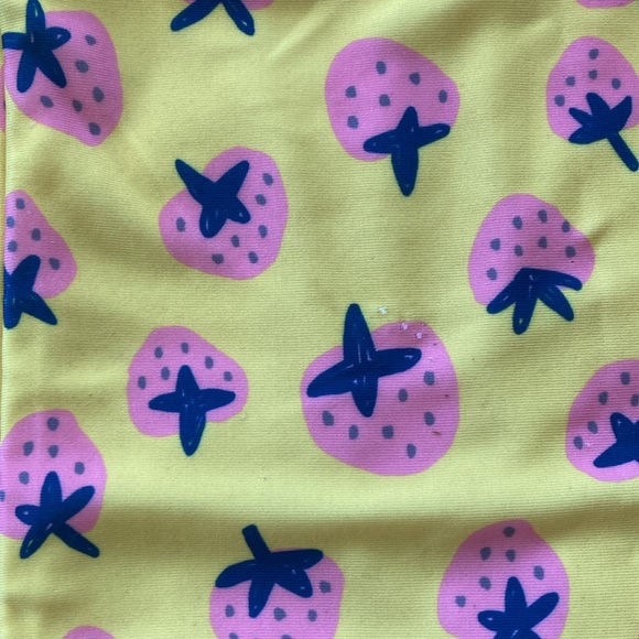 Tea collection swimsuit yellow strawberries size 4 - Picture 3 of 4